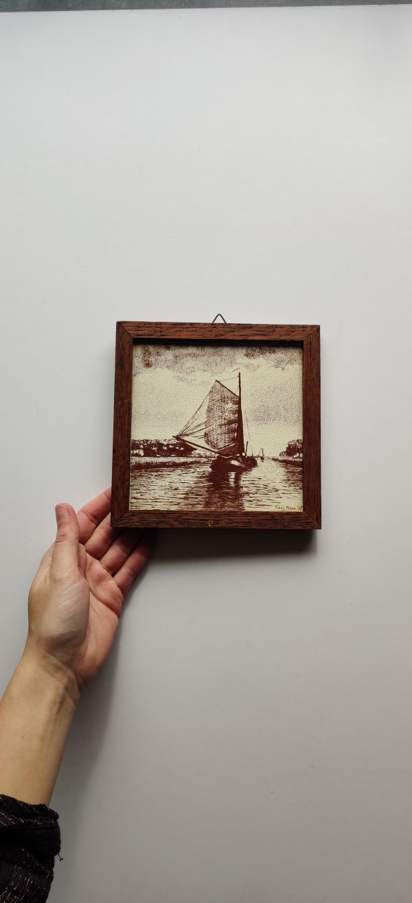 OLD DUTCH TILE FRAME
