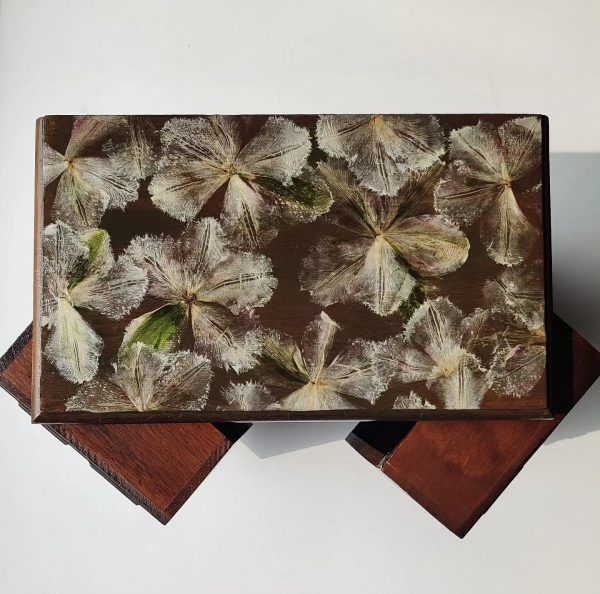 PRESSED TULIP JEWELRY CABINET