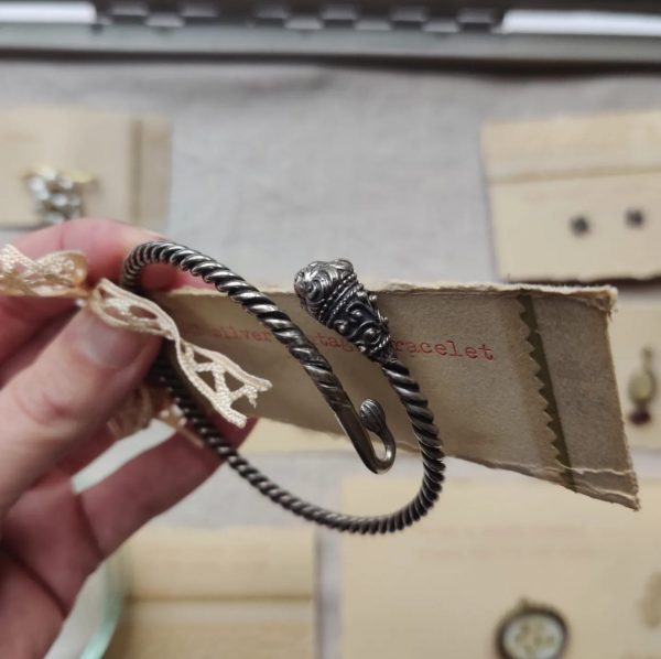 SILVER LION BRACELET