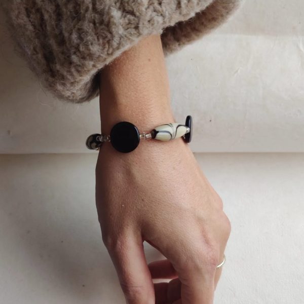 GLASS BEADS BRACELET