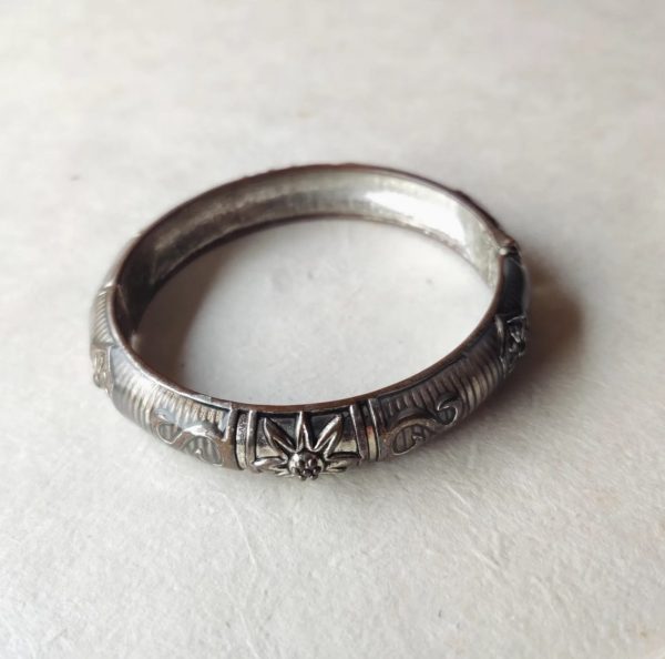 BANGLE SILVER