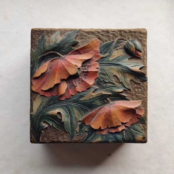 WOOD CARVED POPPY BOX