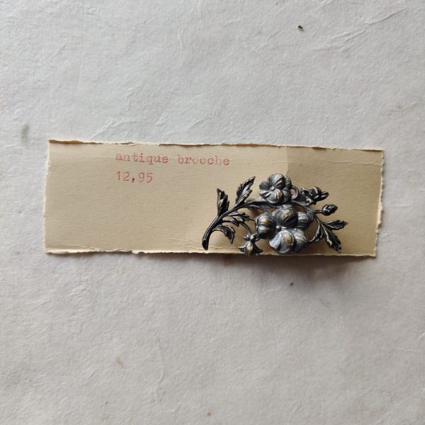 ANTIQUE BROOCHE