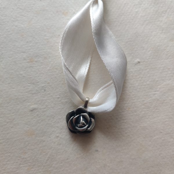 VINTAGE SILVER ROSE PENDANT