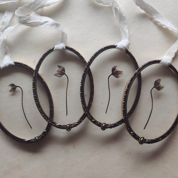 OVAL ANEMONES (S)