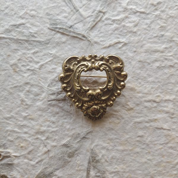 GOLDEN BROOCHE