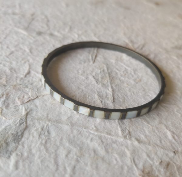 VINTAGE SHELL BRACELET