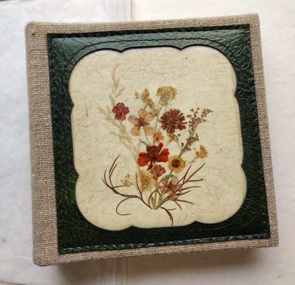 PHOTO ALBUM PRESSED FLOWERS