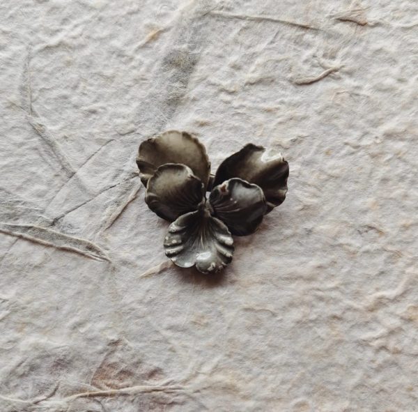 VIOLET BROOCHE