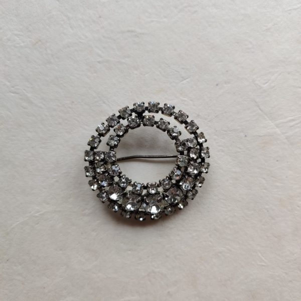 ROUND STRASS BROOCHE