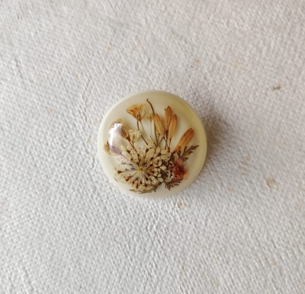 PRESSED FLOWER BROOCHE