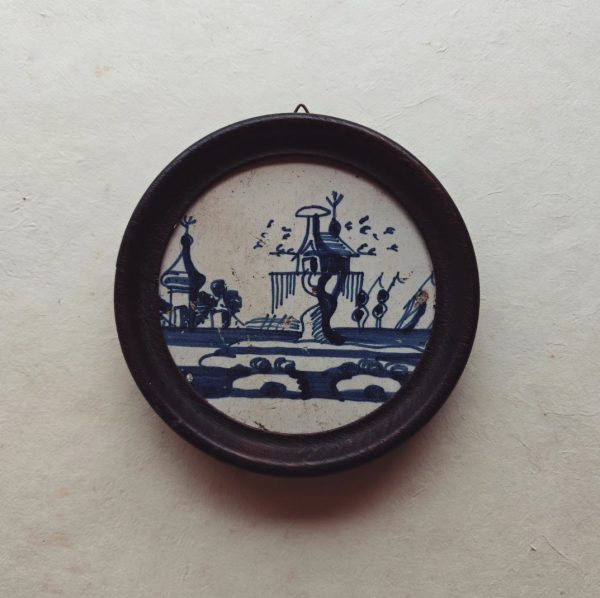 DUTCH TILE ROUND
