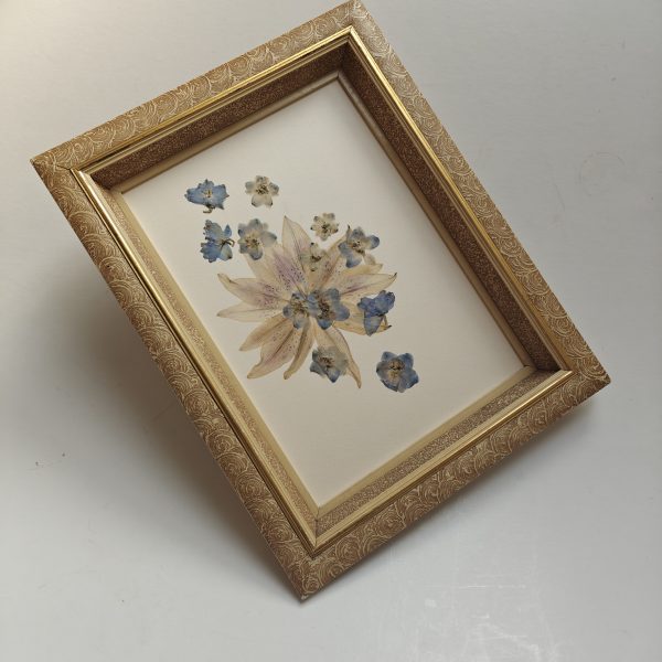 LILY AND DELPHINIUMS - Afbeelding 3