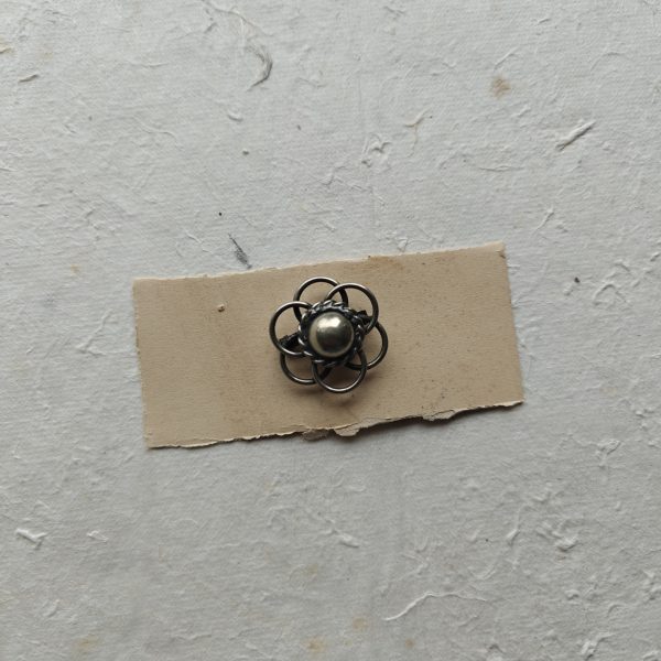 SILVER KNOT BROOCHE
